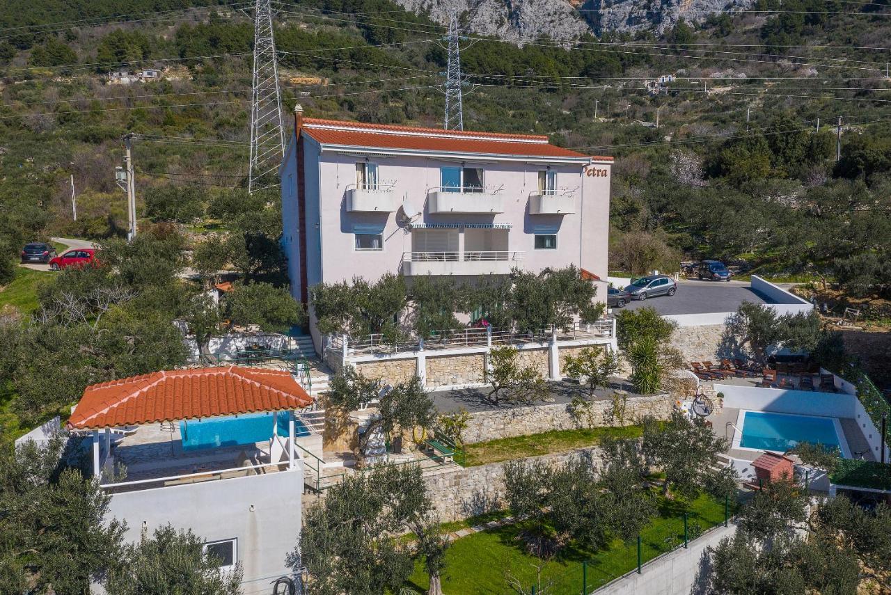 Villa Petra Apartment With Private Pool Макарска Екстериор снимка