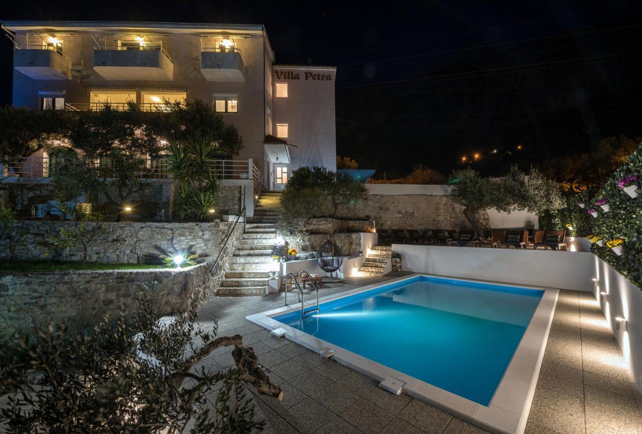 Villa Petra Apartment With Private Pool Макарска Екстериор снимка