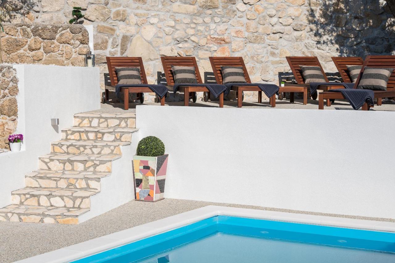 Villa Petra Apartment With Private Pool Макарска Екстериор снимка