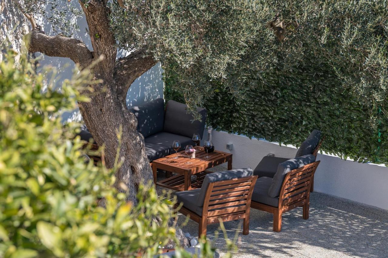 Villa Petra Apartment With Private Pool Макарска Екстериор снимка
