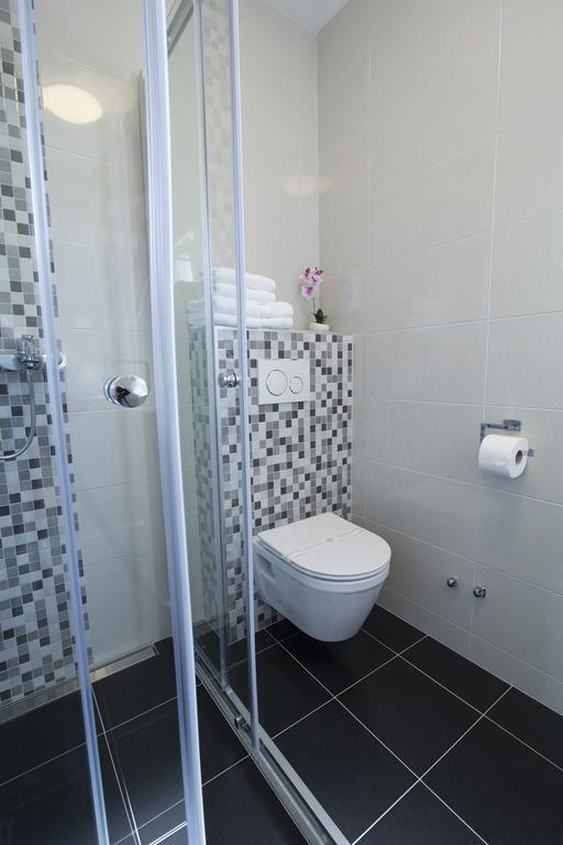 Villa Petra Apartment With Private Pool Макарска Екстериор снимка