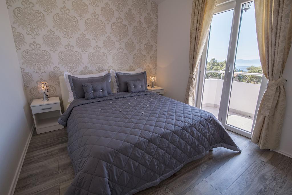 Villa Petra Apartment With Private Pool Макарска Екстериор снимка